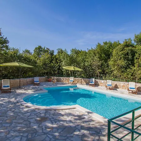 Vakantiehuis Lovely In With Swimming Pool *