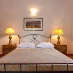 5 Bedroom In *