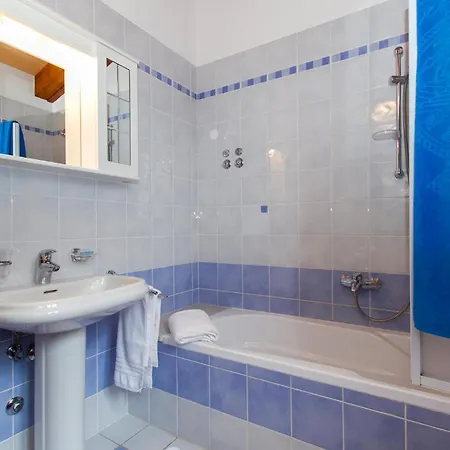 Lovely In With Swimming Pool Holiday home Koromacno