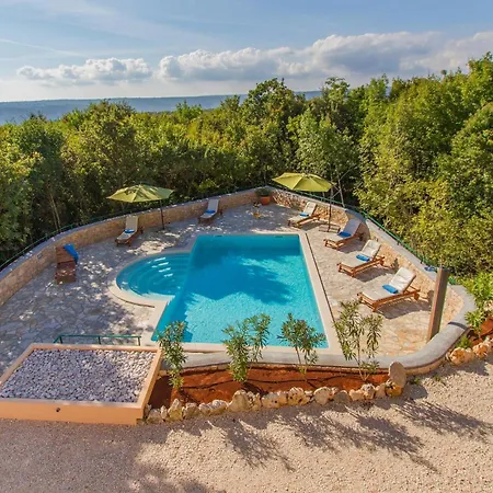 Lovely In With Swimming Pool * Koromacno