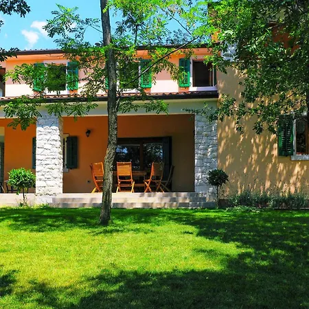 Holiday home Lovely In With Swimming Pool